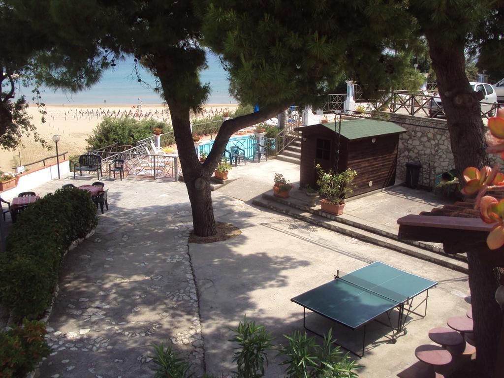 Hotel Piccolo Paradiso Di Rodi Garganico Buitenkant foto