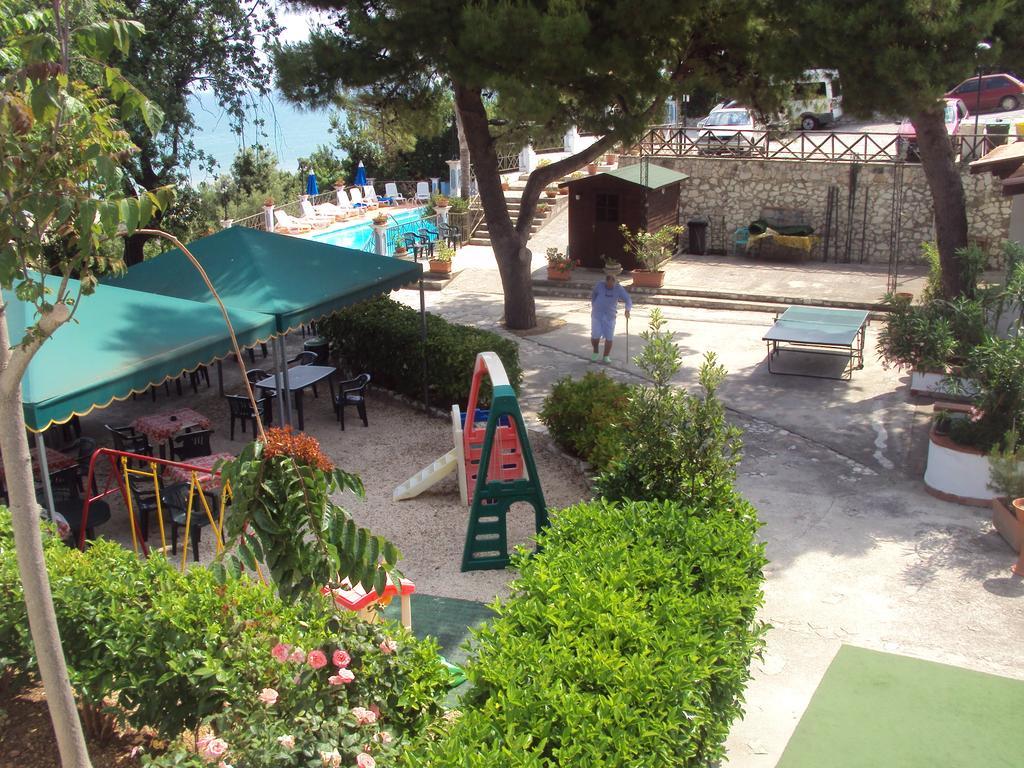Hotel Piccolo Paradiso Di Rodi Garganico Buitenkant foto