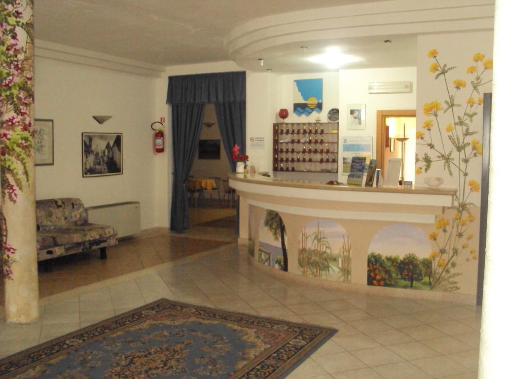 Hotel Piccolo Paradiso Di Rodi Garganico Buitenkant foto