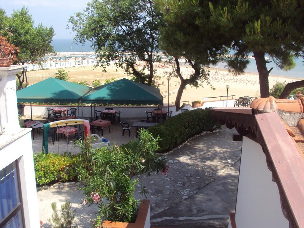 Hotel Piccolo Paradiso Di Rodi Garganico Buitenkant foto