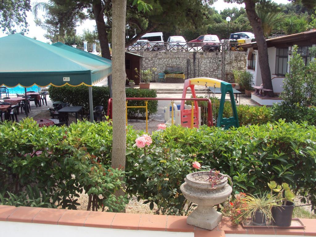 Hotel Piccolo Paradiso Di Rodi Garganico Buitenkant foto