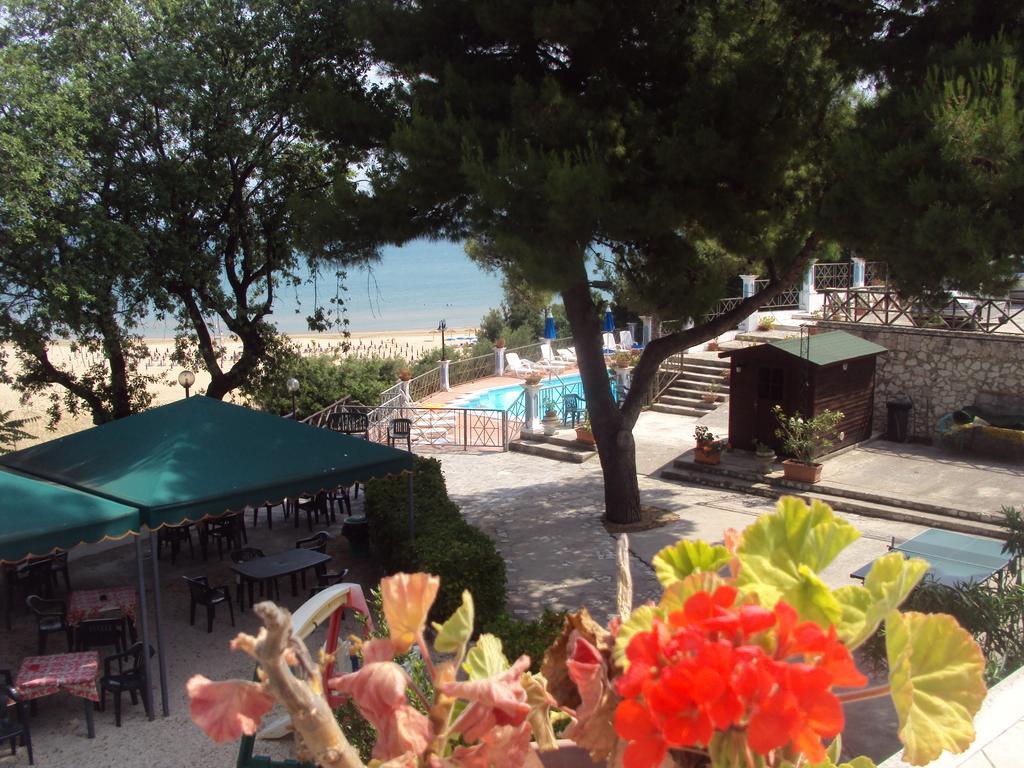 Hotel Piccolo Paradiso Di Rodi Garganico Buitenkant foto