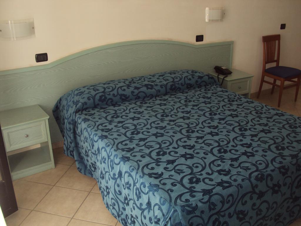 Hotel Piccolo Paradiso Di Rodi Garganico Buitenkant foto