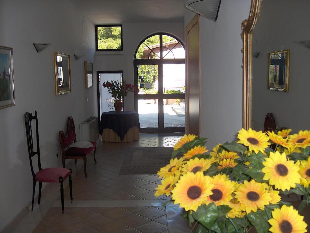 Hotel Piccolo Paradiso Di Rodi Garganico Buitenkant foto