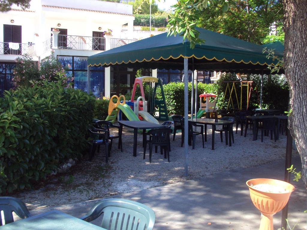 Hotel Piccolo Paradiso Di Rodi Garganico Buitenkant foto